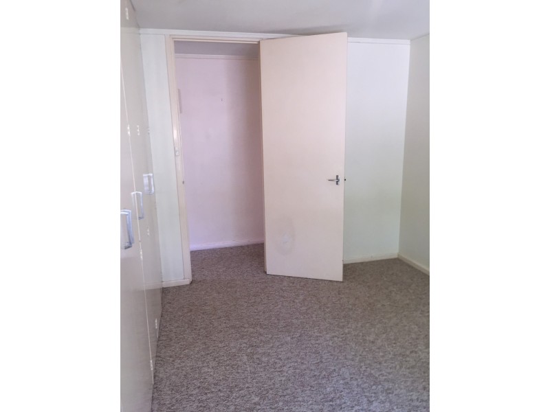 12 Roberts Street, Macquarie ACT 2614