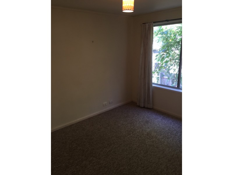 12 Roberts Street, Macquarie ACT 2614