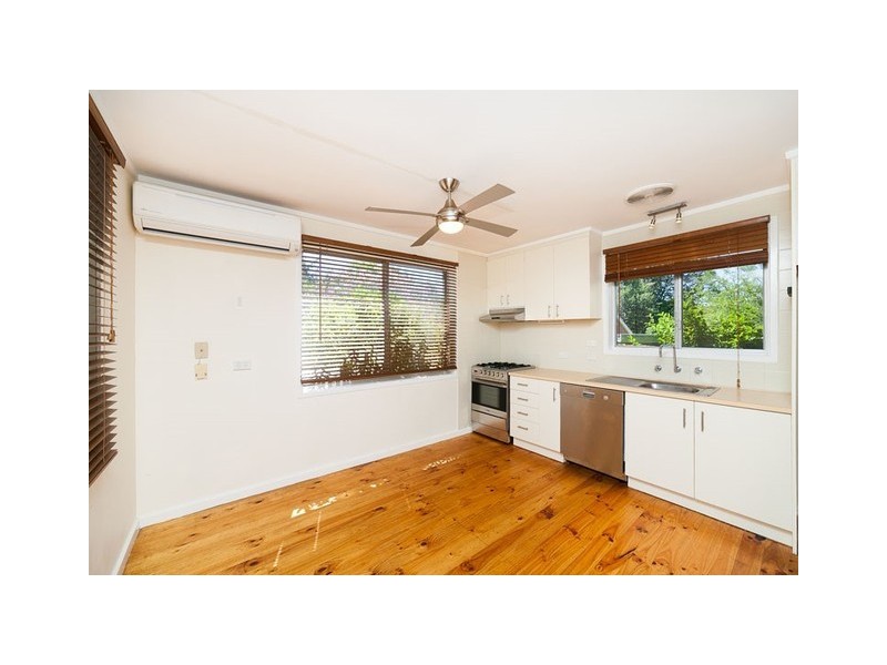 16 Brooks Street, Macquarie ACT 2614