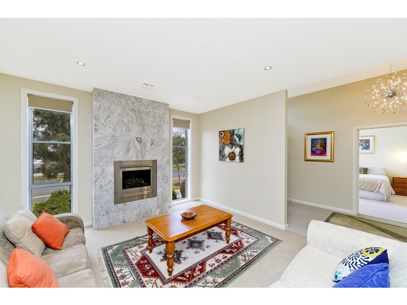 27 Quinane Avenue, Forde ACT 2914