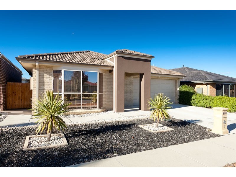 6 Joan Long Street, Franklin ACT 2913