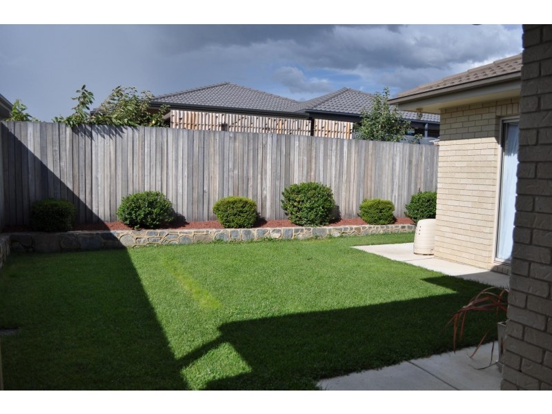 6 Joan Long Street, Franklin ACT 2913