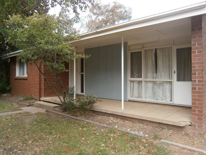 4 Murdoch Street, Lyneham ACT 2602