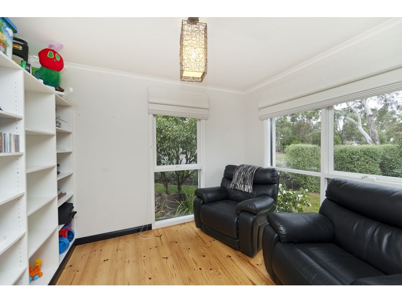 24 Mcdougall Street, Charnwood ACT 2615