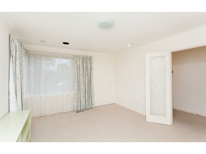 8 Erskine Street, Macquarie ACT 2614