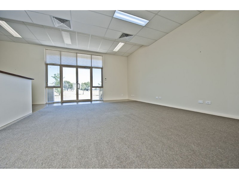 129 Anthony Rolfe Avenue, Gungahlin ACT 2912