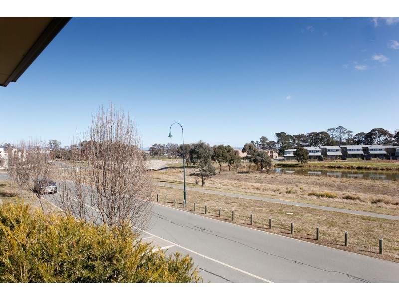 10 Megalong Crescent, Harrison ACT 2914