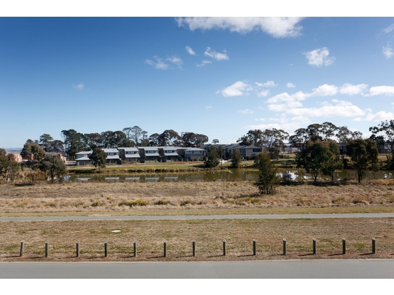 10 Megalong Crescent, Harrison ACT 2914