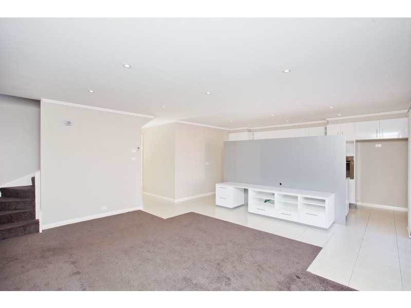 212 Anthony Rolfe Avenue, Gungahlin ACT 2912