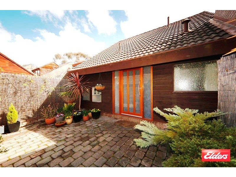 94 Wybalena Grove, Cook ACT 2614