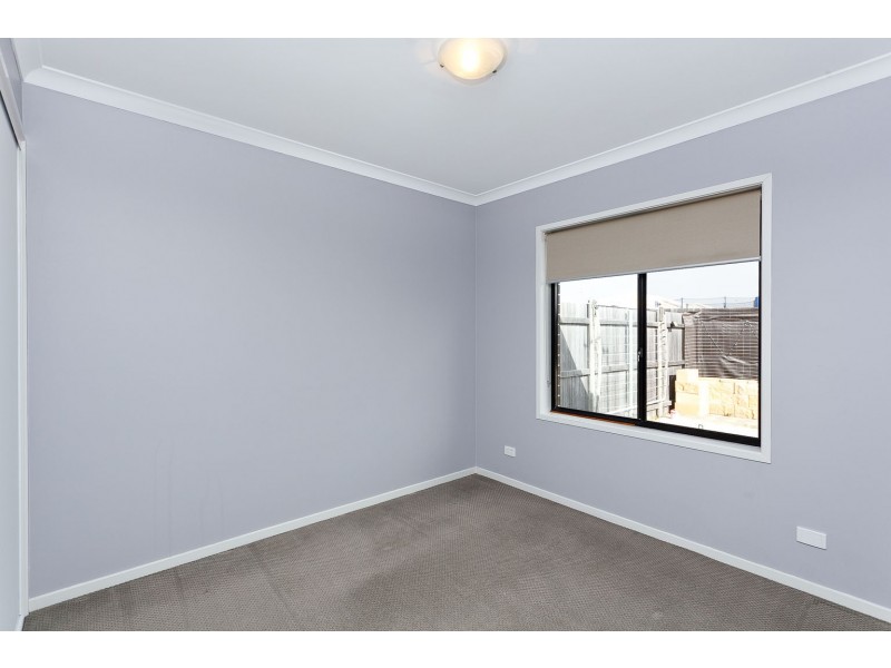 12/18 Constance Stone Street, Macgregor ACT 2615