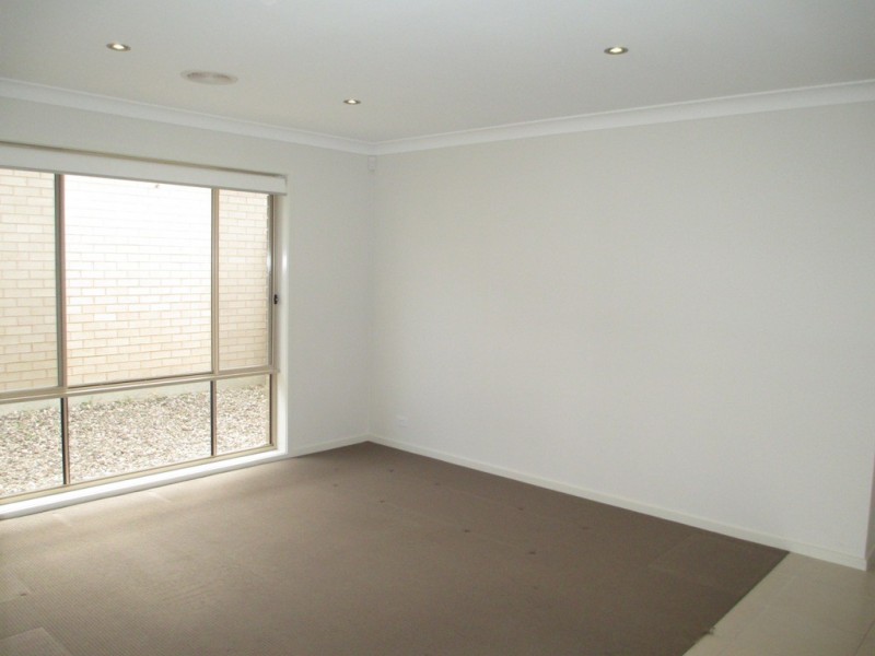 10 Roy Marika Street, Bonner ACT 2914