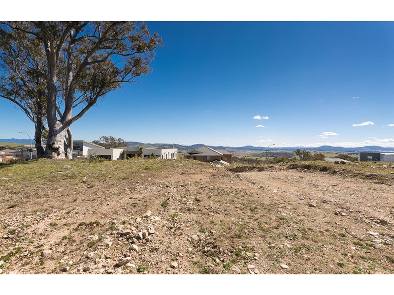 13 Myrtle Close, Jerrabomberra NSW 2619