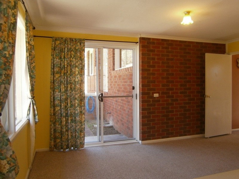 6 Warrambool Close, Giralang ACT 2617