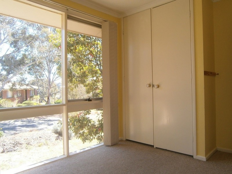 6 Warrambool Close, Giralang ACT 2617