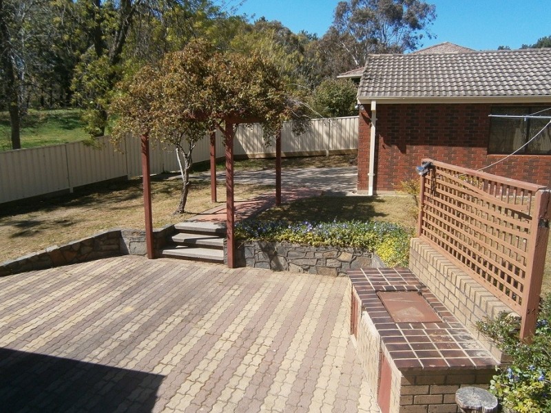 6 Warrambool Close, Giralang ACT 2617