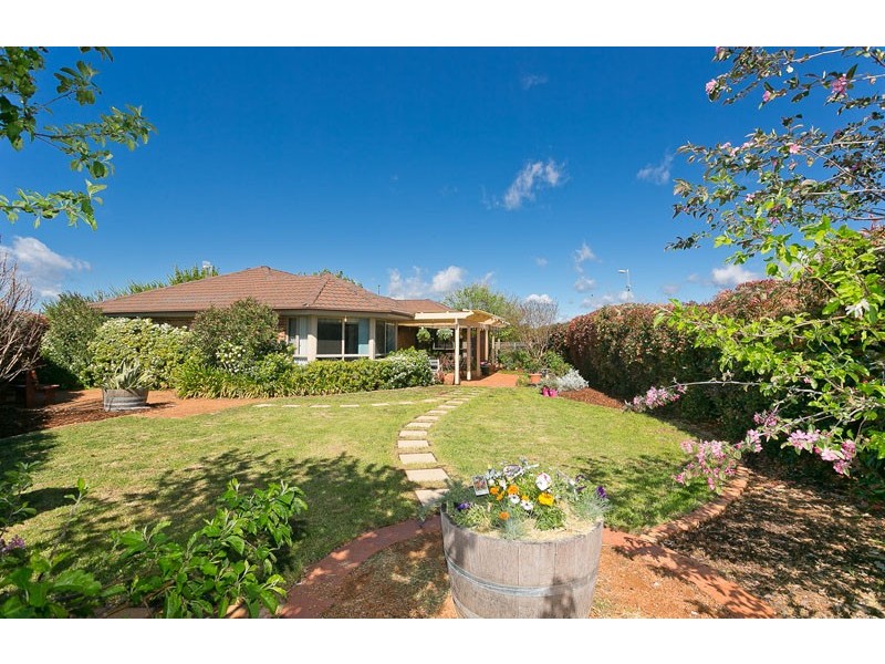 6 Santry Place, Dunlop ACT 2615