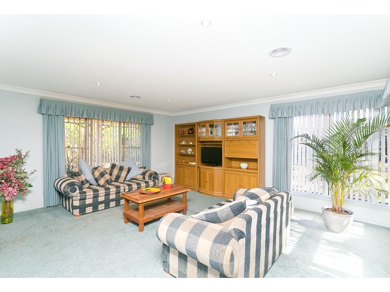 6 Santry Place, Dunlop ACT 2615