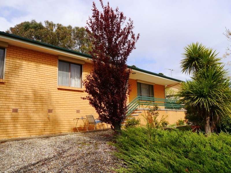 67 Belconnen Way, Weetangera ACT 2614