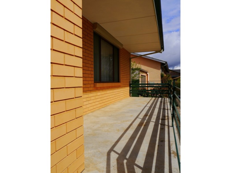 67 Belconnen Way, Weetangera ACT 2614