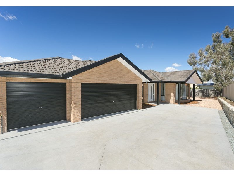 13 Fryans Place, Amaroo ACT 2914