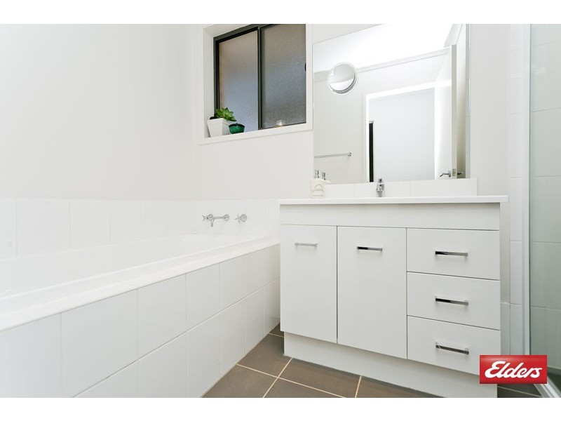 128 Macfarlane Burnet Avenue, Macgregor ACT 2615