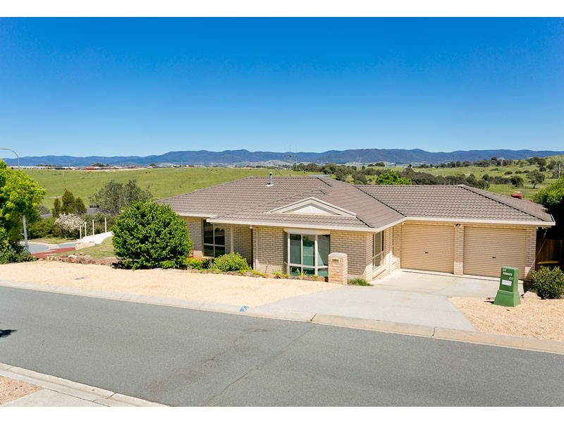 4 Grove Place, Dunlop ACT 2615