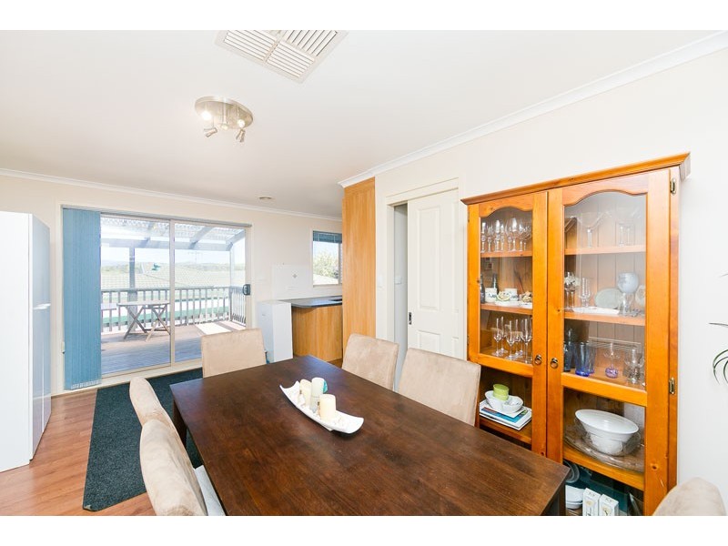 4 Grove Place, Dunlop ACT 2615