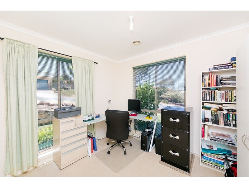 4 Grove Place, Dunlop ACT 2615