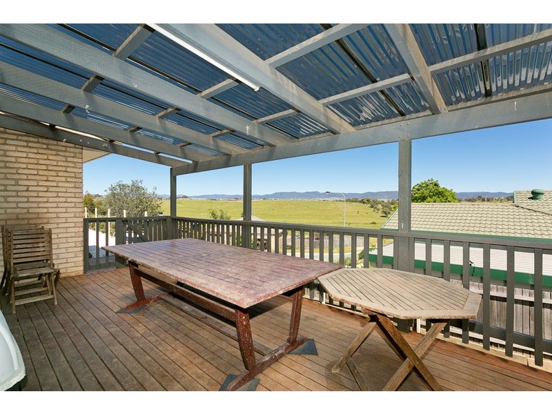 4 Grove Place, Dunlop ACT 2615