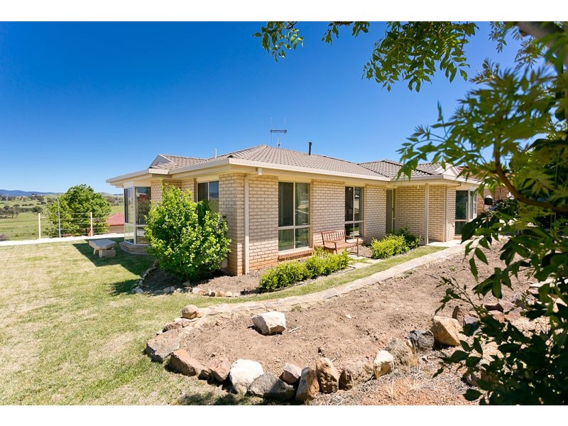 4 Grove Place, Dunlop ACT 2615