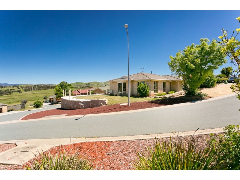 4 Grove Place, Dunlop ACT 2615