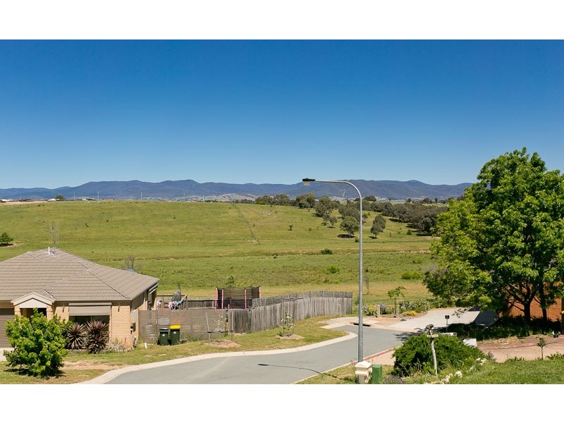 4 Grove Place, Dunlop ACT 2615