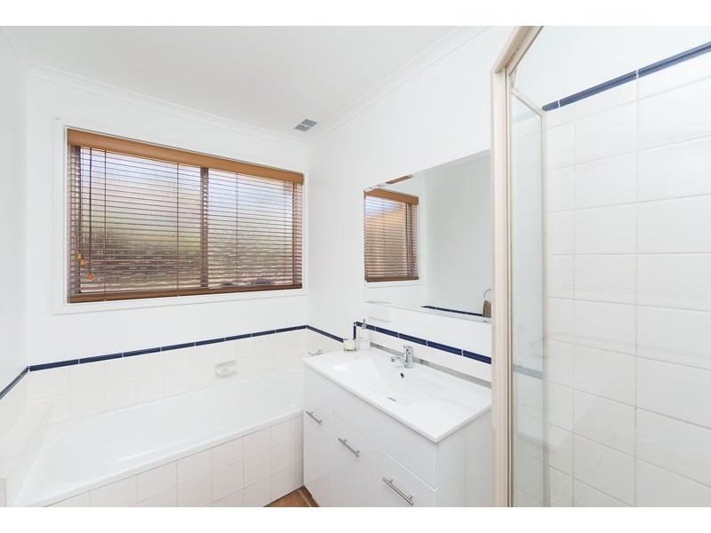 2 Flower Place, Melba ACT 2615