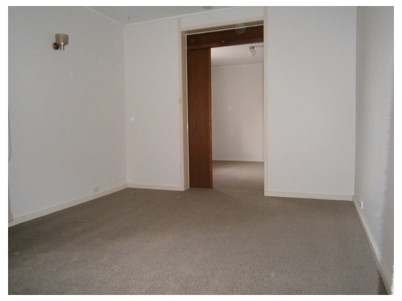 9B Pennefather Street, Higgins ACT 2615