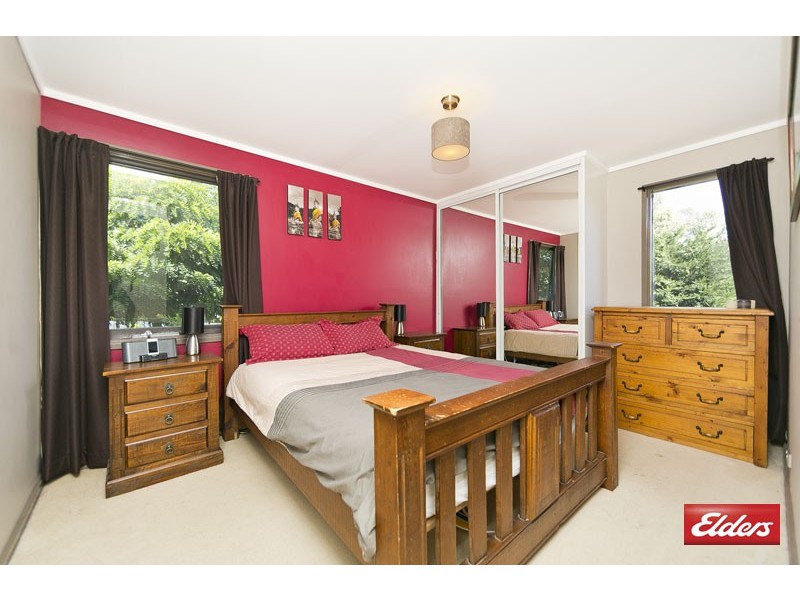 8 Dangar Place, Charnwood ACT 2615