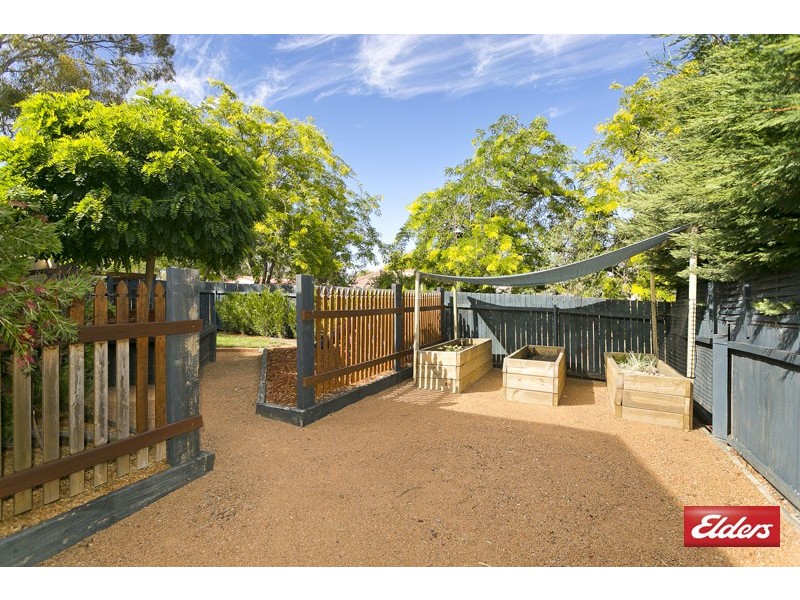 8 Dangar Place, Charnwood ACT 2615