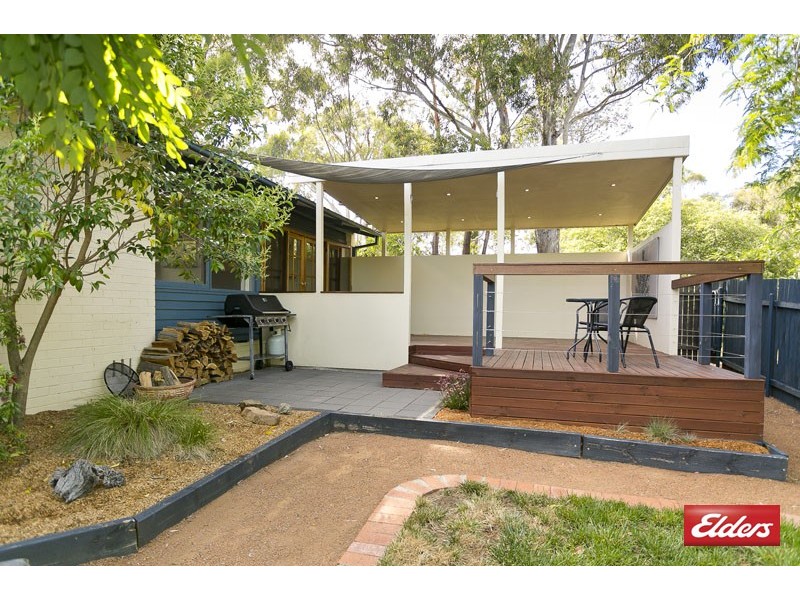 8 Dangar Place, Charnwood ACT 2615