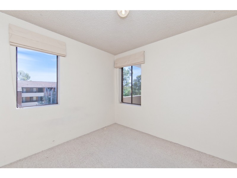 4/32 Springvale Drive, Hawker ACT 2614