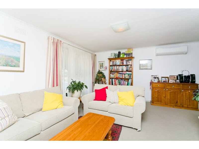 17 Macalister Crescent, Curtin ACT 2605