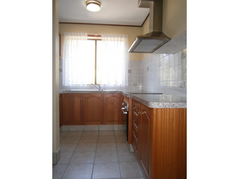 2/1 Henry Street, Cook ACT 2614