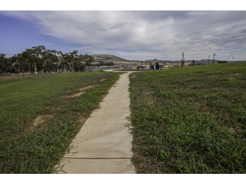 37 Bindugan Crescent, Ngunnawal ACT 2913