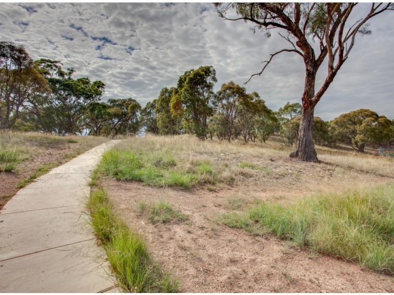 37 Bindugan Crescent, Ngunnawal ACT 2913