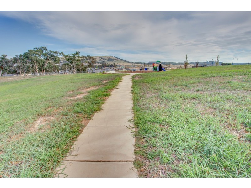 37 Bindugan Crescent, Ngunnawal ACT 2913