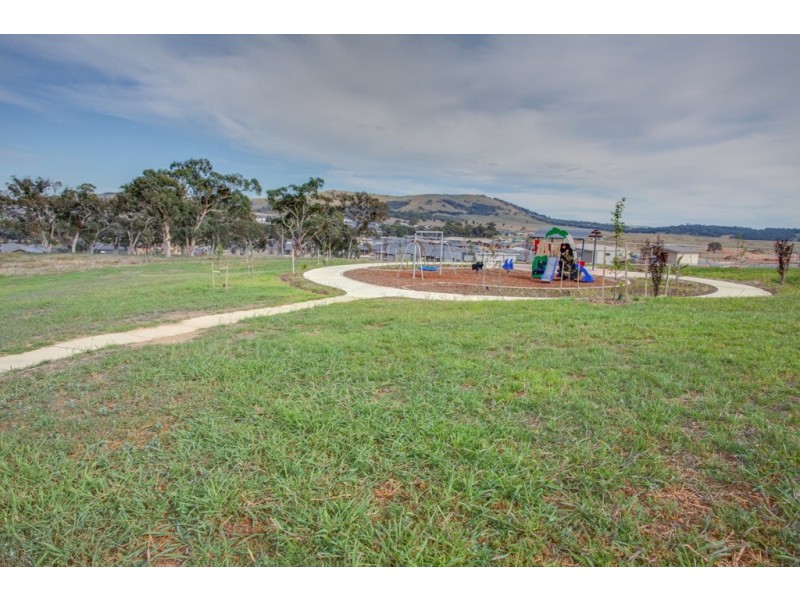 37 Bindugan Crescent, Ngunnawal ACT 2913
