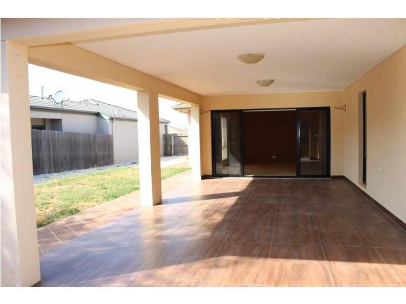 25 Ruth Bedford Street, Franklin ACT 2913