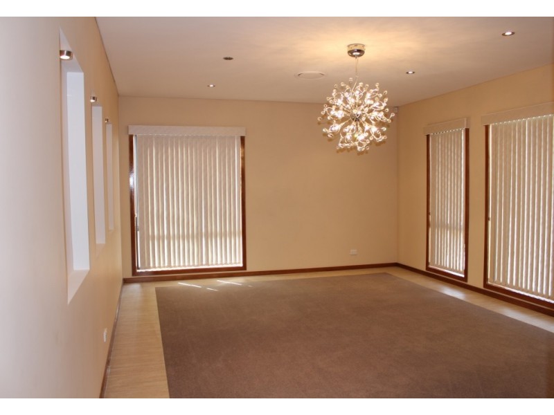 25 Ruth Bedford Street, Franklin ACT 2913