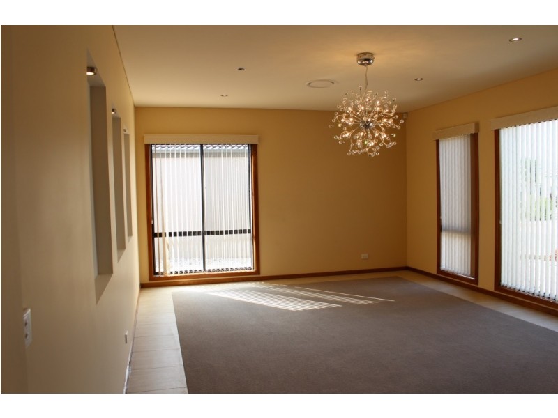 25 Ruth Bedford Street, Franklin ACT 2913