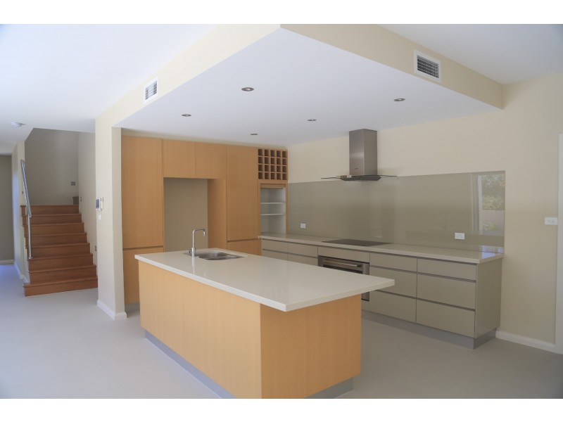 27 Quinane Avenue, Forde ACT 2914