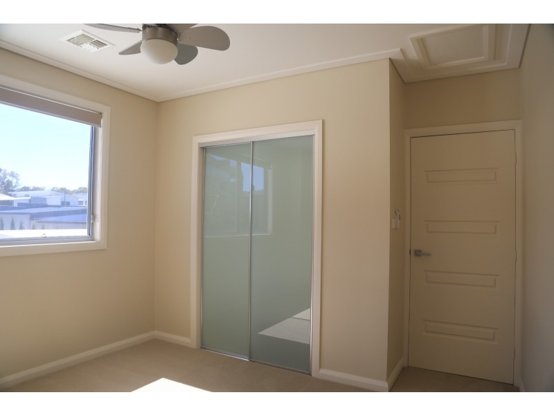 27 Quinane Avenue, Forde ACT 2914